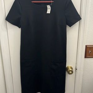 NWT Gap black dress with front pockets